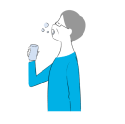 うがいをしている男性の写真